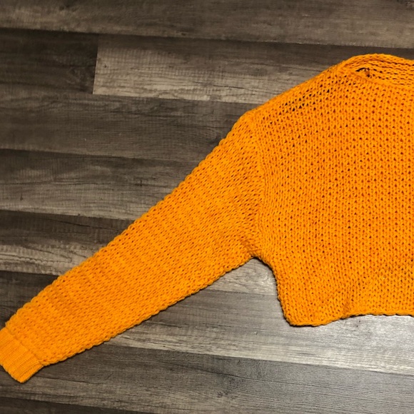 Brand new yellow knit sweater - Picture 2 of 3